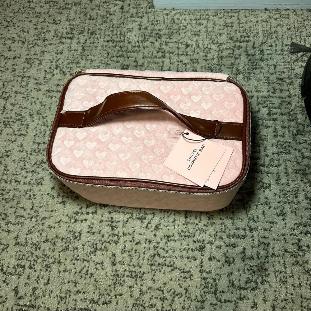 NWT Juicy Couture Baby Pink Velour Heart Print Zip-Up Cosmetic Travel Bag